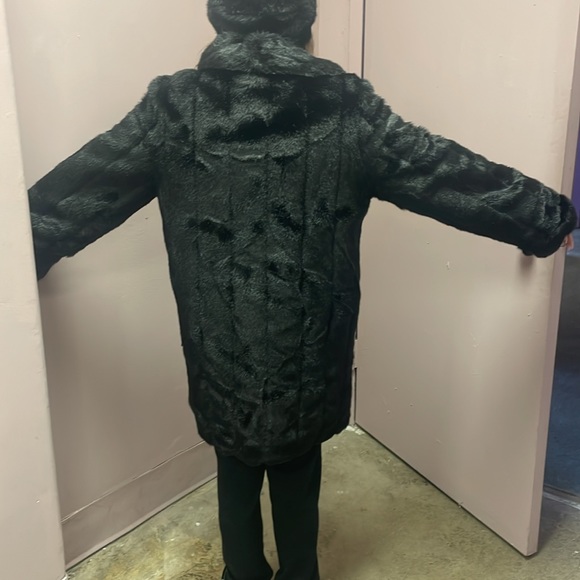 DENNIS BASSO FAUX FUR COAT+ HAT - Picture 5 of 8